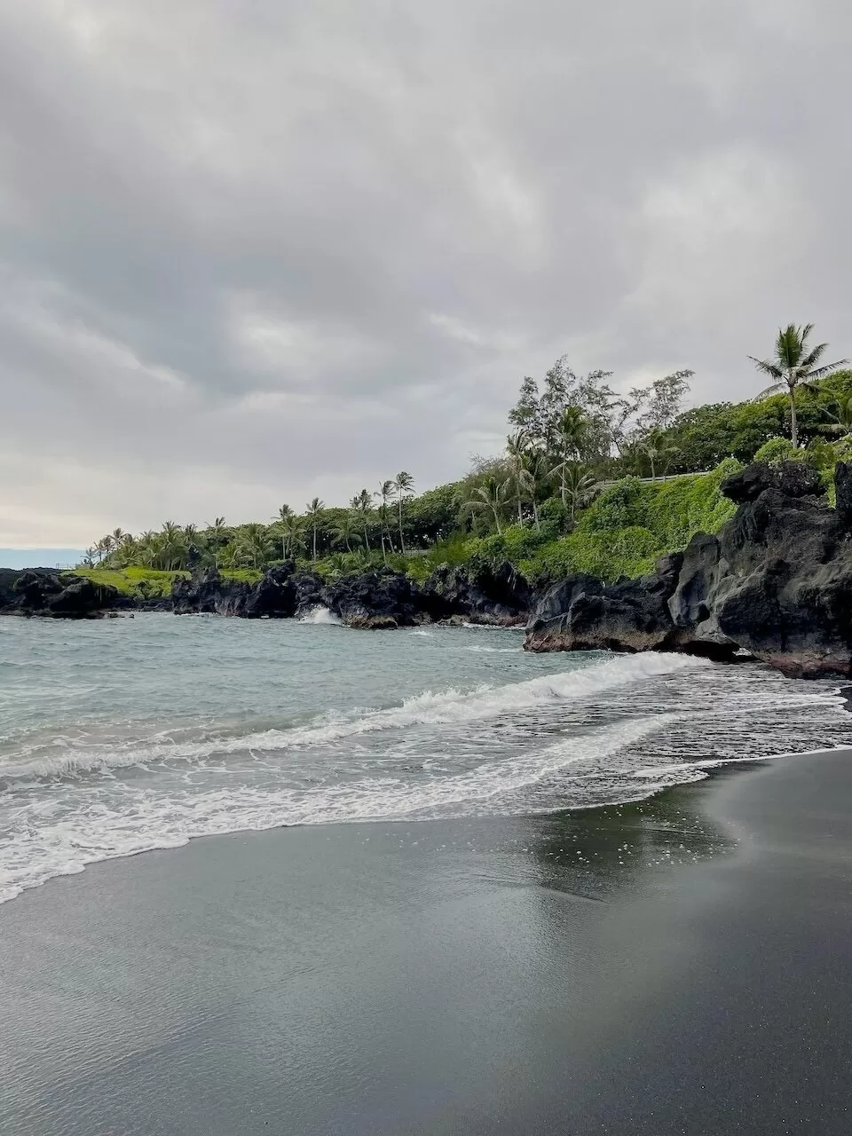 Waianapanapa Black Sand Beach