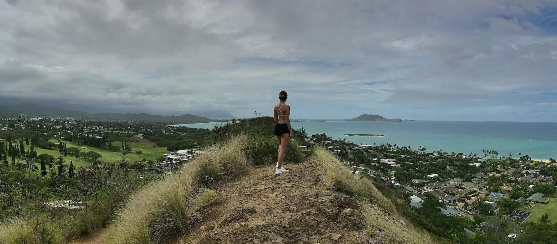 Hikes and Viewpoints in Oahu, best beaches in Oahu, Lanikai Pillbox Hike, Kaiwa Ridge Trail, Most instagrammable places in Oahu