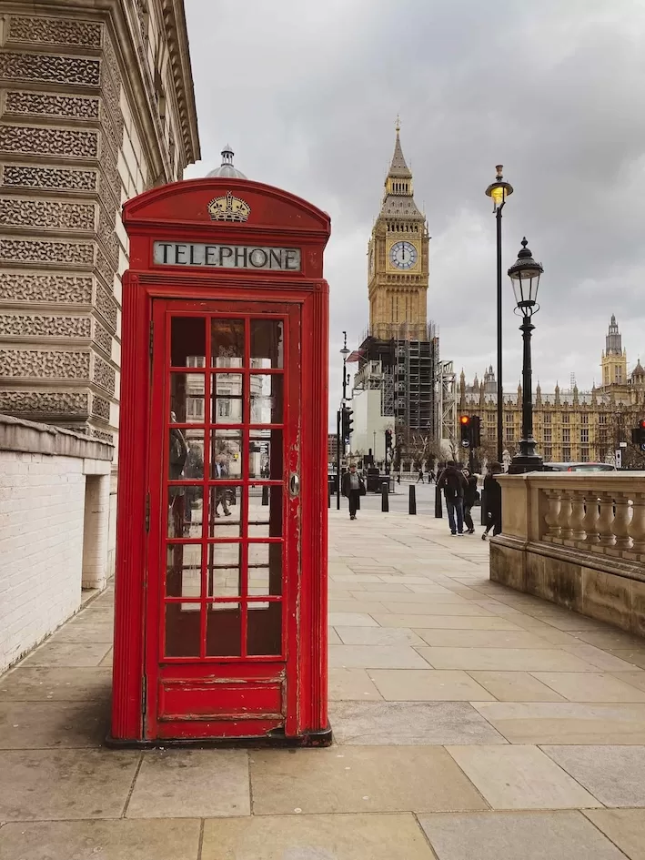 Red Phone Booth at Big Ben. Best instagrammable spots in London