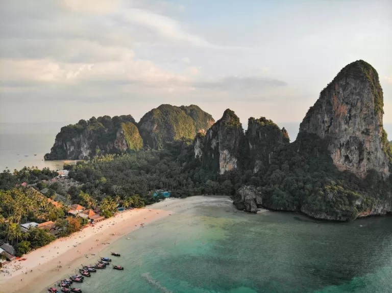 How to spend 10 days in Thailand. Best Itinerary. Koh Phi Phi islands