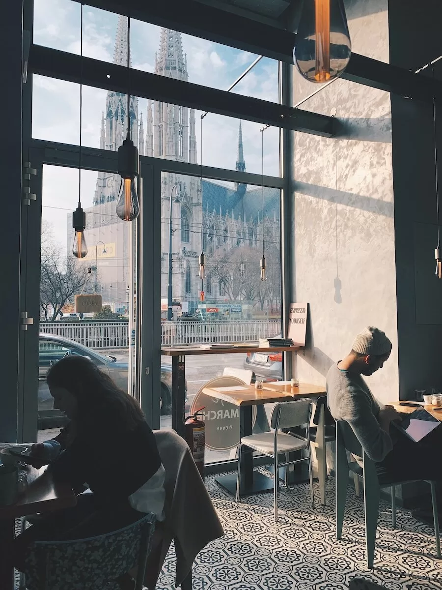 Weekend in Vienna, 3-day itinerary, cafe