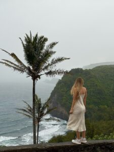 most instagrammable spots in Big Island Hawaii, Pololu Valley Lookout